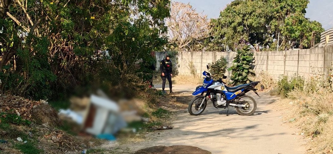 Hallan cadáver envuelto en sábanas en Amatitlán