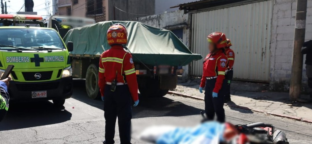 Motorista pierde la vida tras accidente en zona 10  
