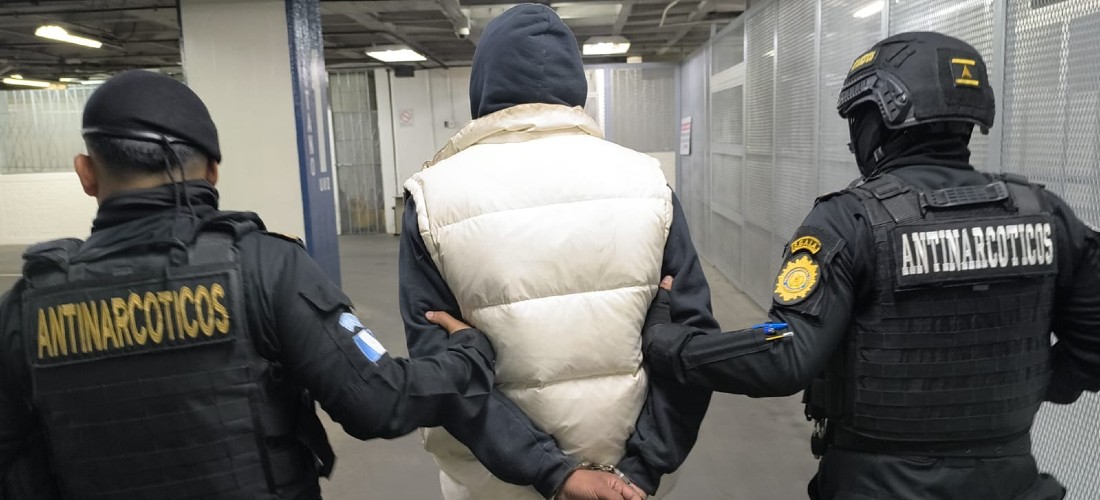 Golpe al narcomenudeo: cinco detenidos y un menor remitido