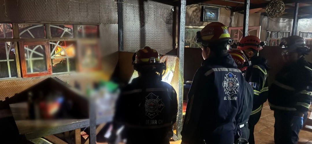 Asesinan a dos hombres en negocio en Chimaltenango