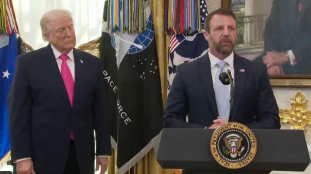 EE. UU. tiene nuevo secretario de Seguridad Nacional: Markwayne Mullin asume el cargo