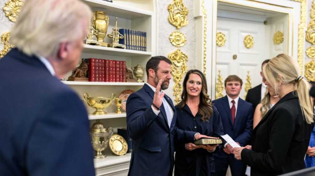 EE. UU. tiene nuevo secretario de Seguridad Nacional: Markwayne Mullin asume el cargo