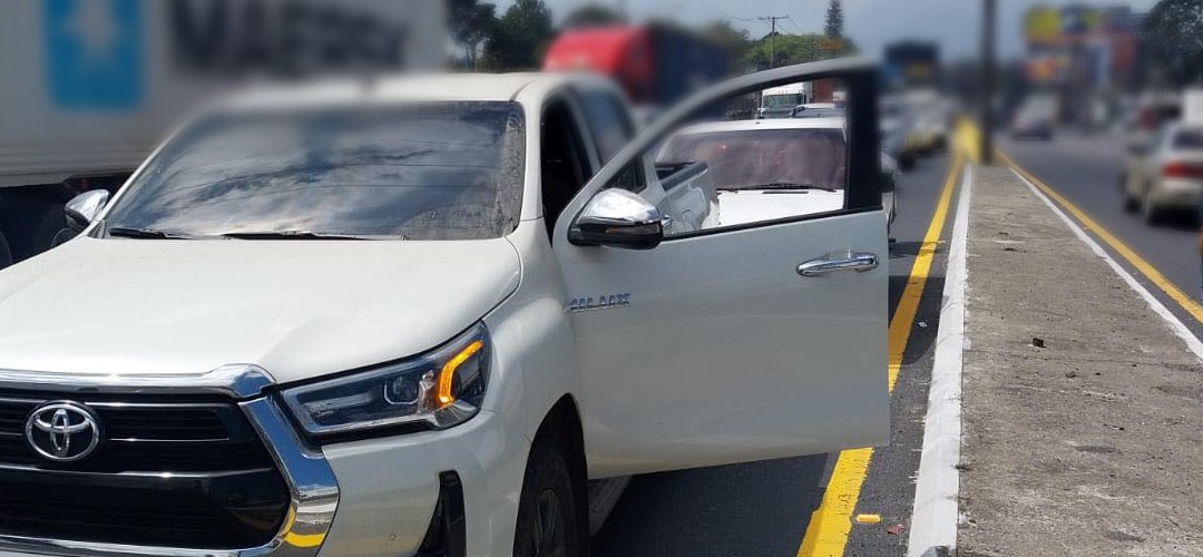 Colisión vehicular se registró en la ruta al Pacífico