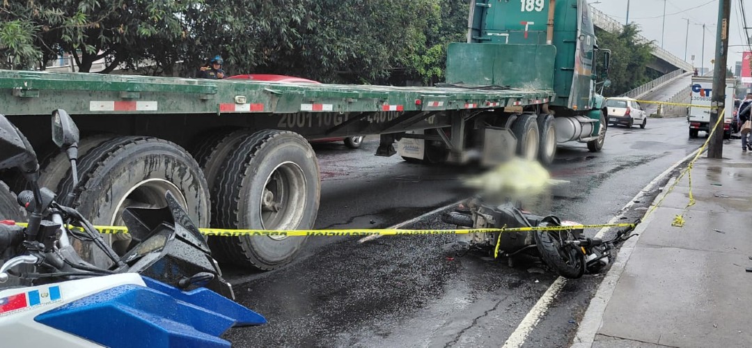 Motorista fallece en accidente de tránsito en Mixco  