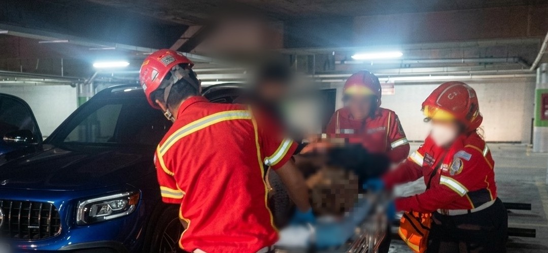 Localizan a hombre herido de bala en un parqueo de la zona 11
