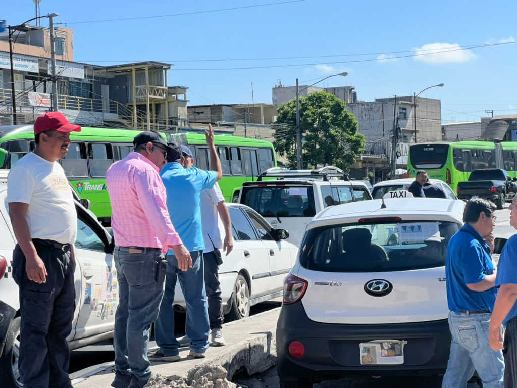 Deshabilitan tres líneas del Transmetro de manera temporal ante los bloqueos