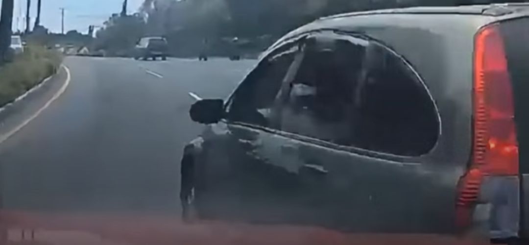 VIDEO: Conductora denuncia extraño percance vehicular en Villa Nueva