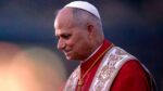 Operan al papa León XIV tras detectarle...